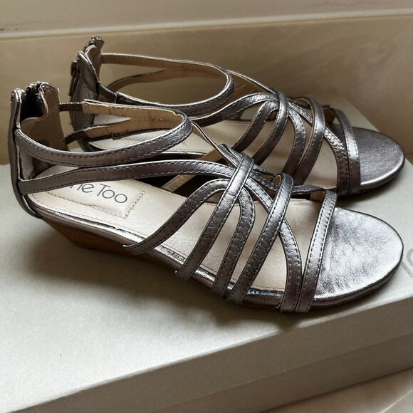 Me Too Leather Wedge Sandals Metallic Size 6 - Picture 1 of 11